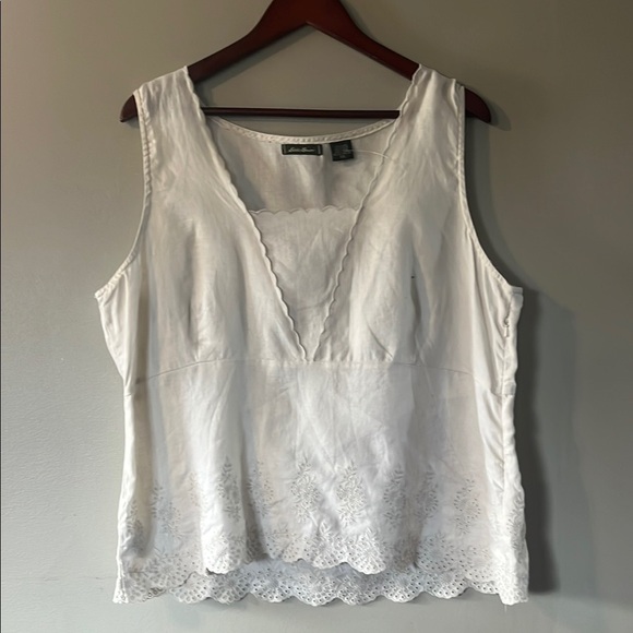 NWOT Eddie Bauer Cream Tank Top with V-Neckline - Picture 1 of 6